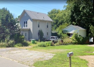 Ashtabula Foreclosure Home with Lush Foliage