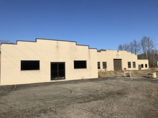 Jackson Co. Industrial Property with over 13,250 SF