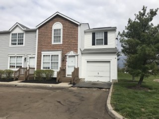 Hilliard Condo: 3 bed, Basement, Garage